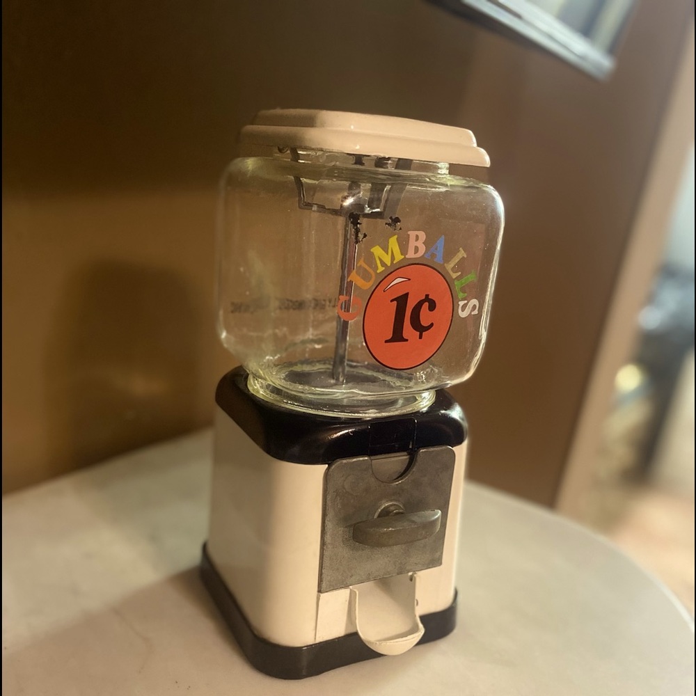 Vintage 1cent gum machine